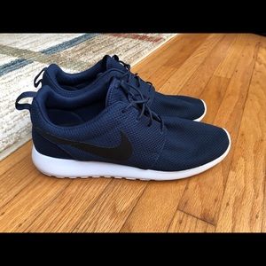 Nike men’s Roshe
